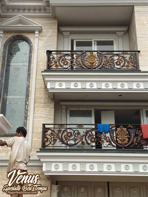 Pagar Balkon Klasik Besi Tempa | Desain balkon, Rumah arsitektur